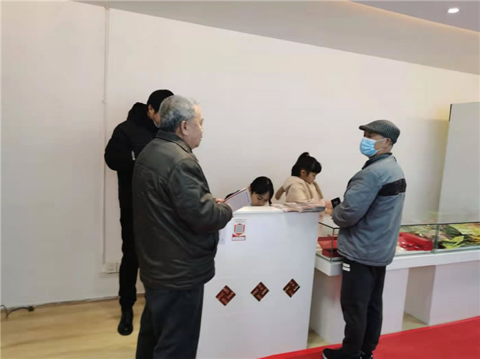 四川中青旅綿陽分社、綿陽市中旅假日旅行社、綿陽自來文化傳播有限公司24H自助售貨服務(wù)盛大開業(yè)